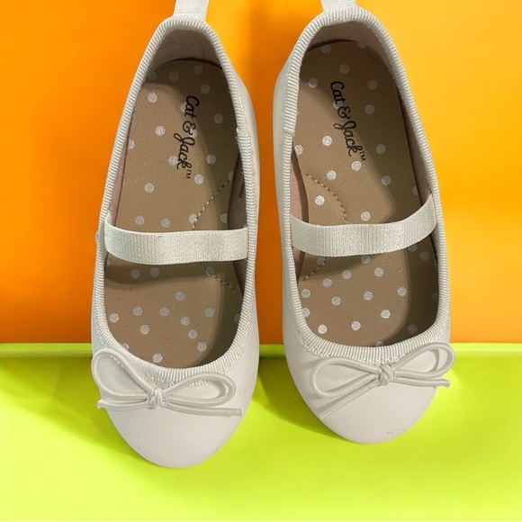 Cat & Jack White Kids  Dress Shoes - Picture 2 of 6